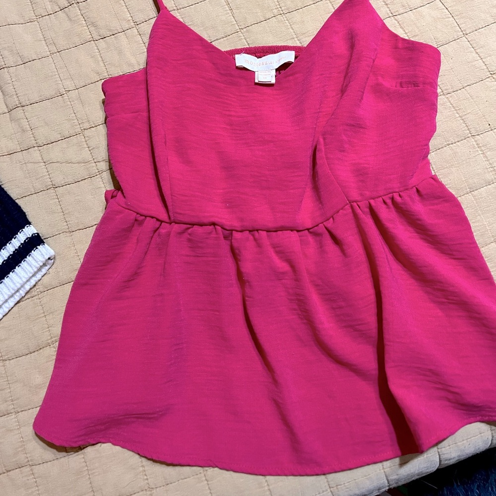 Bright Pink Peplum Tank
Great condition